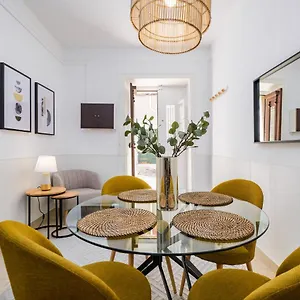 Apartamento New! Unique 1 Bedroom Apartment- Santa Catarina 42, Lisboa